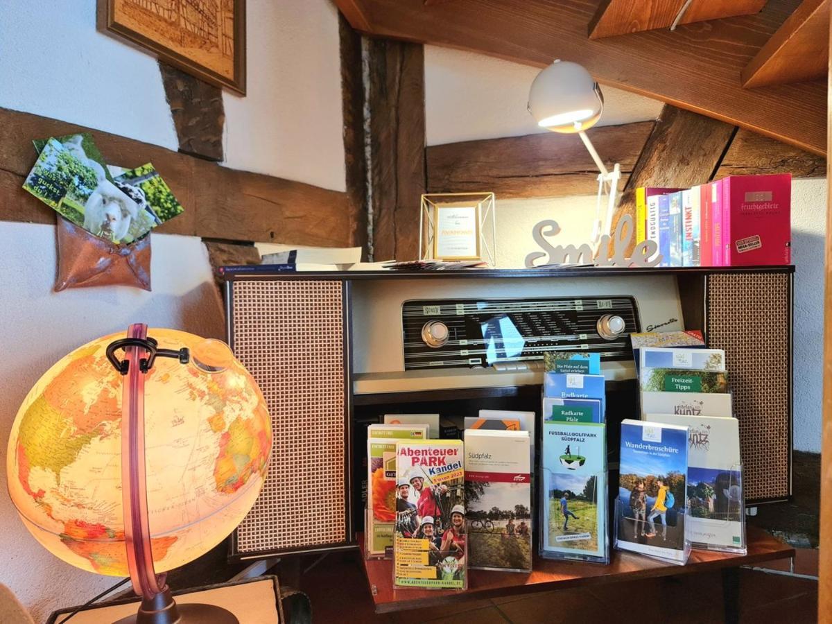 Avahome: Haus Fuer 16, Wlan, Parkplaetze, Netflix, Nespresso Kandel Bagian luar foto